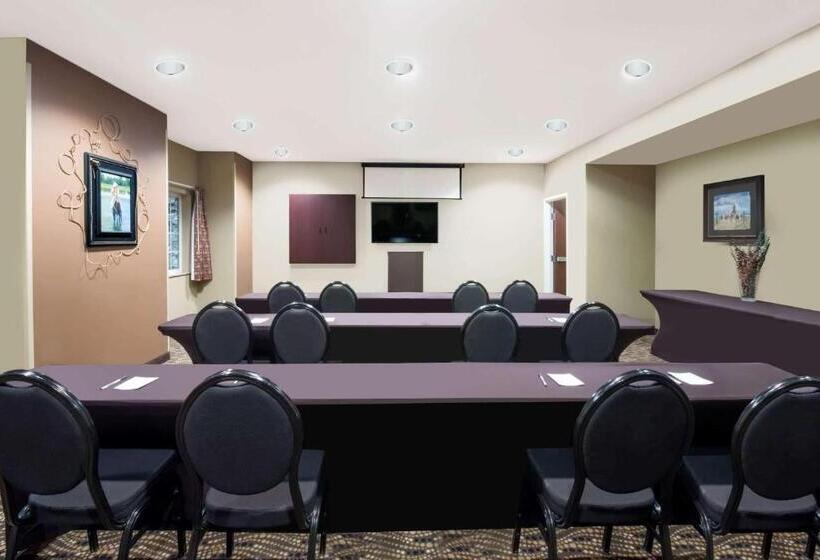 Microtel Inn & Suites