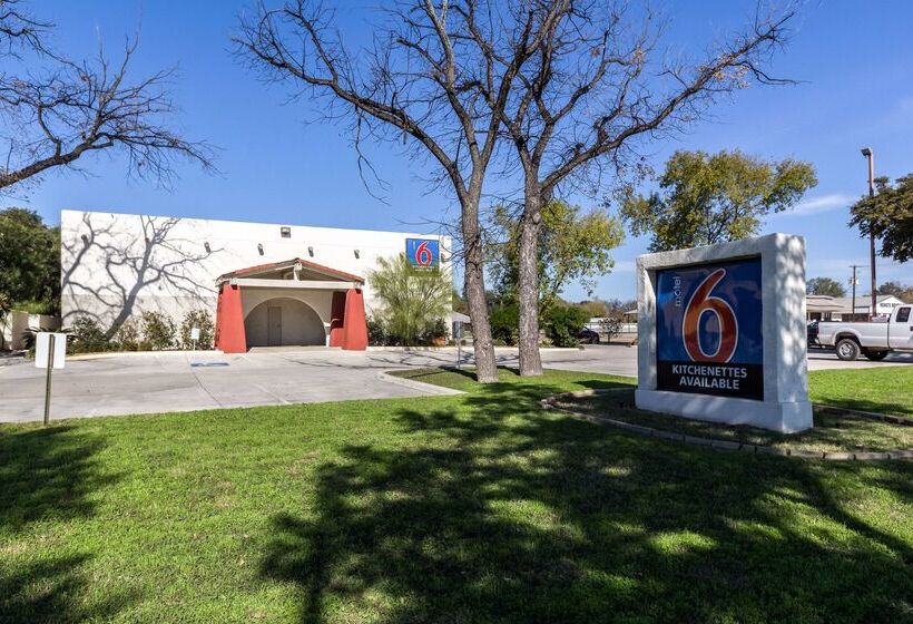Motel 6 uvalde, Tx