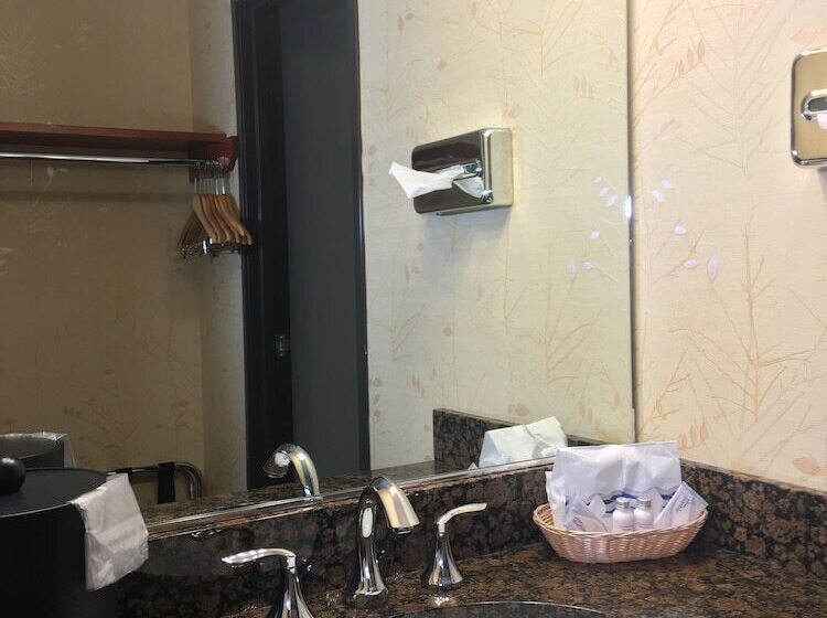 فندق على الطريق Acorn Motor Inn