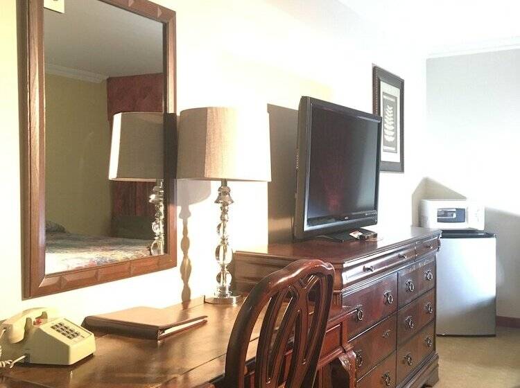 فندق على الطريق Acorn Motor Inn