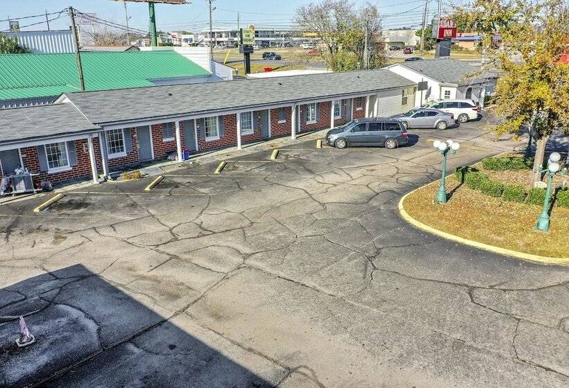 モーテル Adams Inn