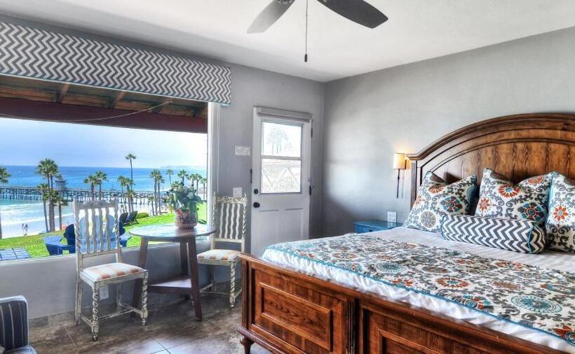 فندق على الطريق Beachcomber Inn