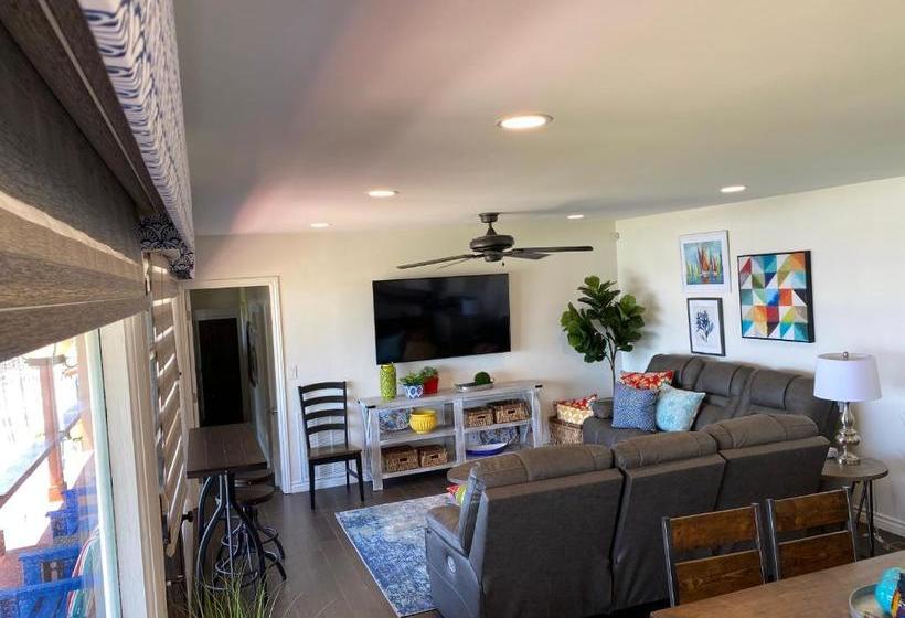 فندق على الطريق Beachcomber Inn