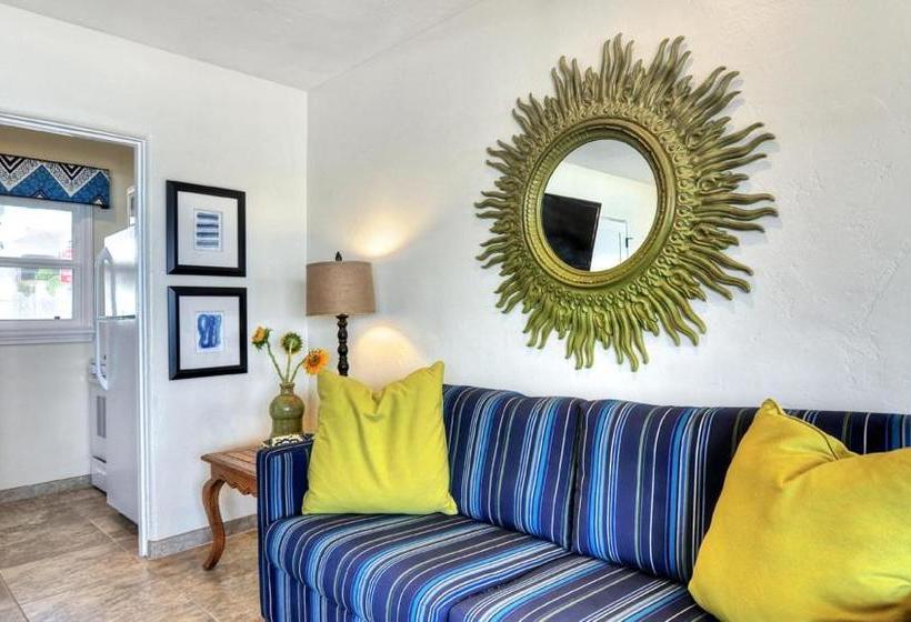 فندق على الطريق Beachcomber Inn