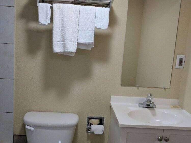 فندق على الطريق Benton Inn