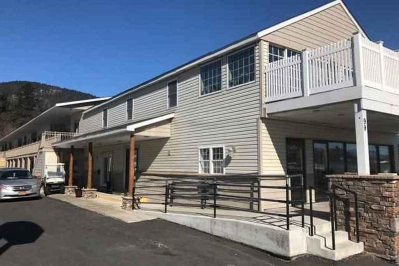 汽车旅馆 Howard Johnson By Wyndham Lake George