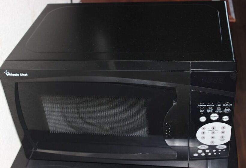 فندق على الطريق Travel Inn Omaha