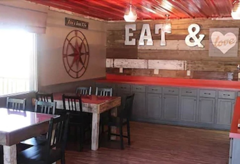 모텔 Vintage Block Inn & Suites