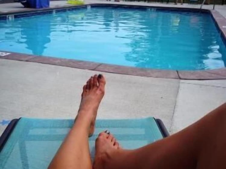 모텔 Vintage Block Inn & Suites