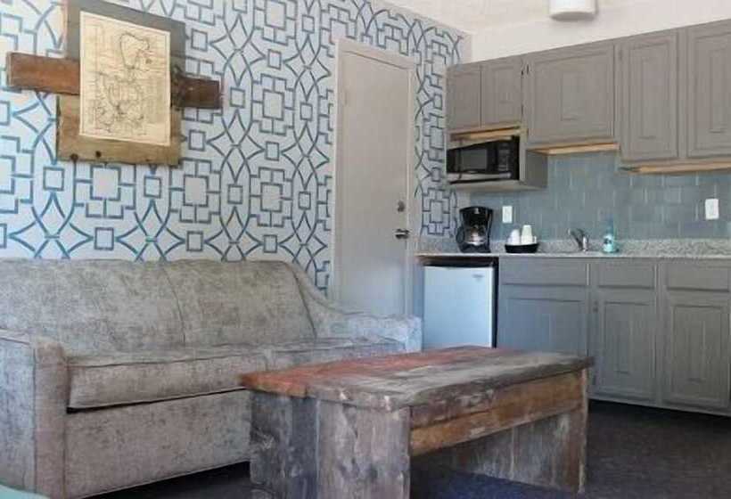 모텔 Vintage Block Inn & Suites