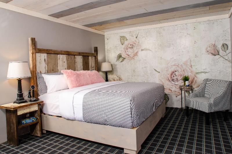 모텔 Vintage Block Inn & Suites