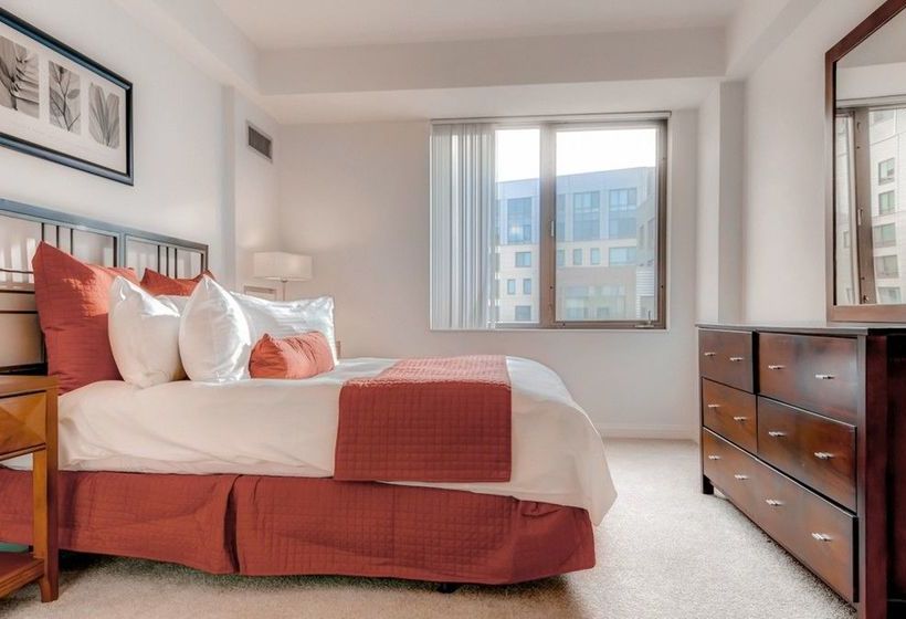 Oakwood At Third Square