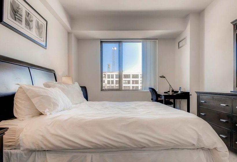 Oakwood At Third Square