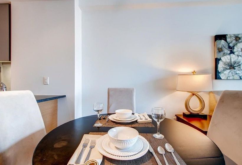 Oakwood At Third Square