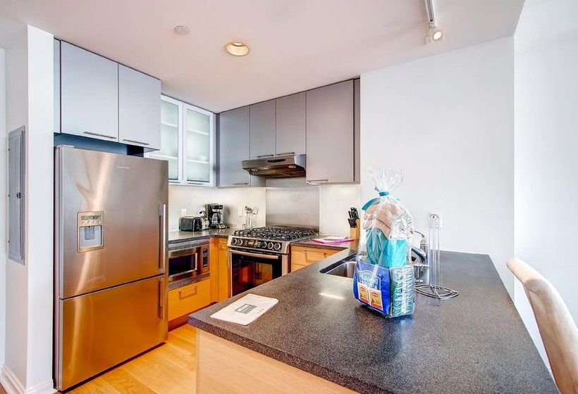 Oakwood At Third Square