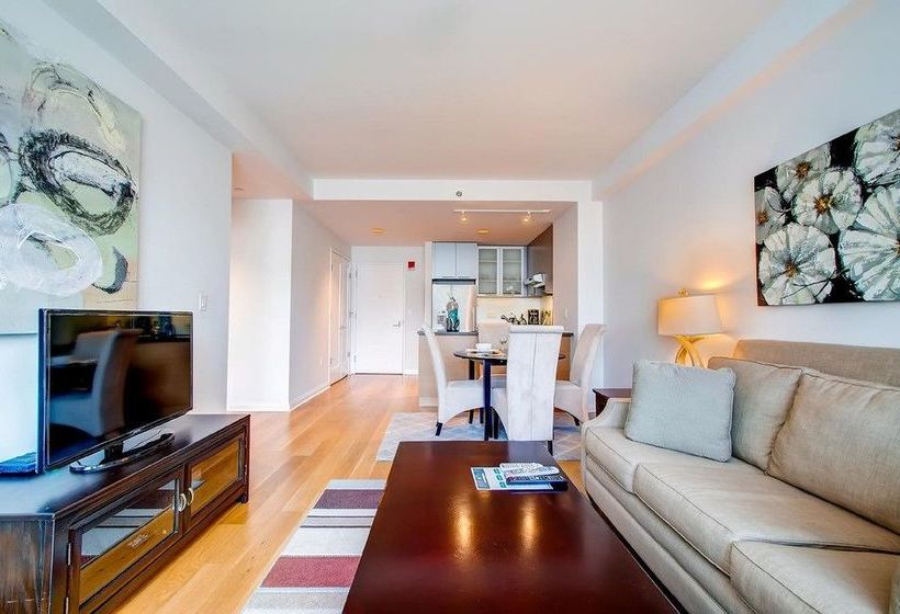 Oakwood At Third Square