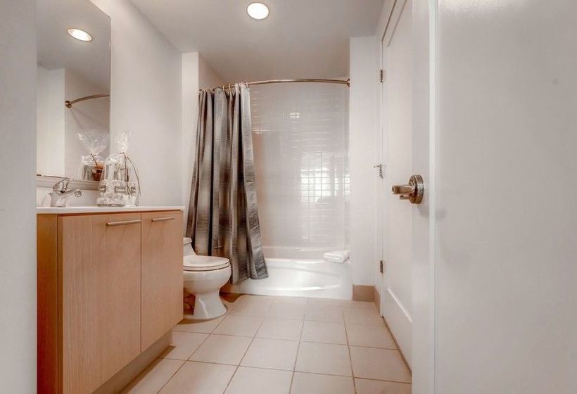 Oakwood At Third Square