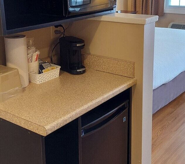 Yankee Clipper Motel