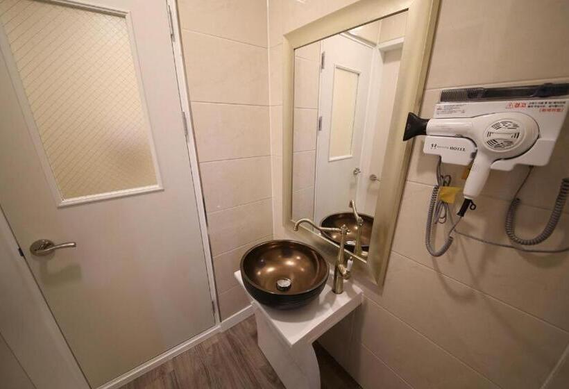 Отель Best In City