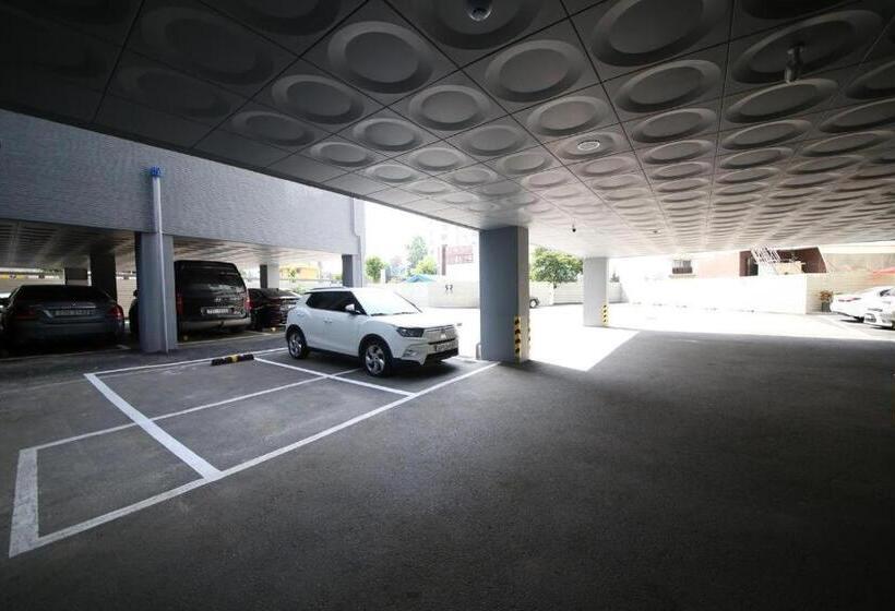 Отель Best In City