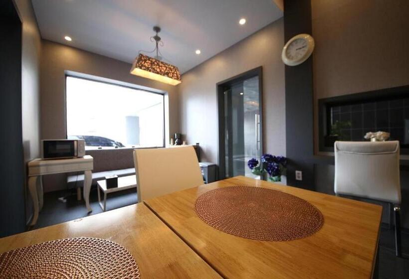 Отель Best In City