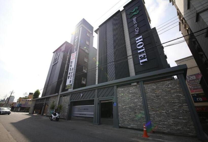 Отель Best In City