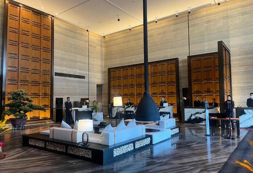 Отель Crowne Plaza Hohhot City Center