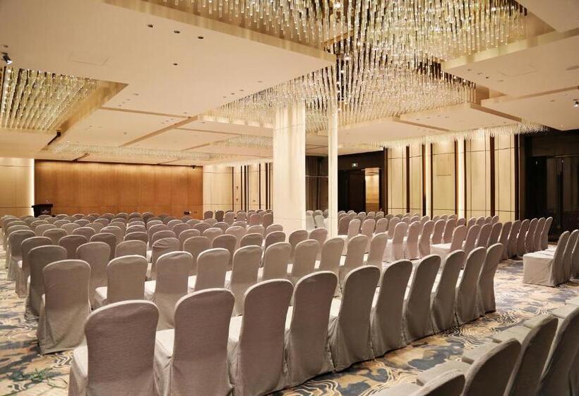 Отель Crowne Plaza Hohhot City Center