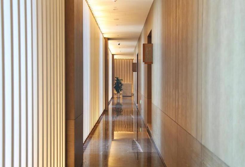 Отель Crowne Plaza Hohhot City Center