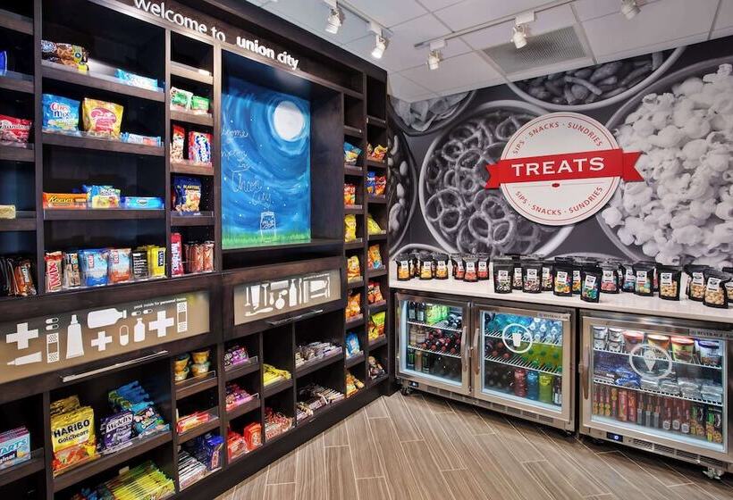 فندق Hampton Inn Union City