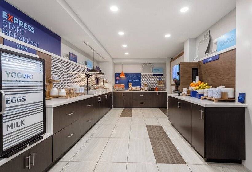 فندق Holiday Inn Express & Suites   Miramar, An Ihg