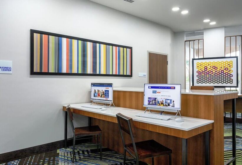 فندق Holiday Inn Express & Suites   Miramar, An Ihg