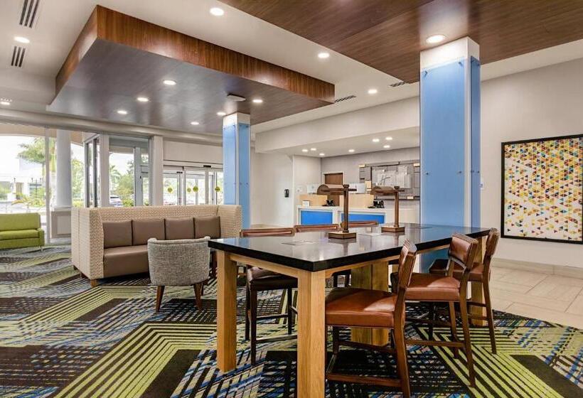 فندق Holiday Inn Express & Suites   Miramar, An Ihg