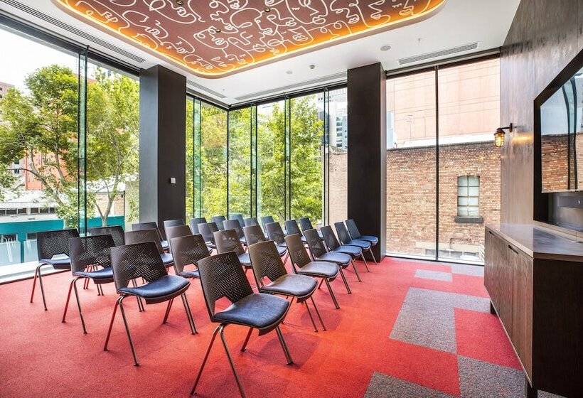 فندق Holiday Inn Express Melbourne Little Collins, An Ihg