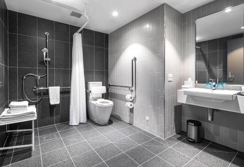 فندق Holiday Inn Express Melbourne Little Collins, An Ihg