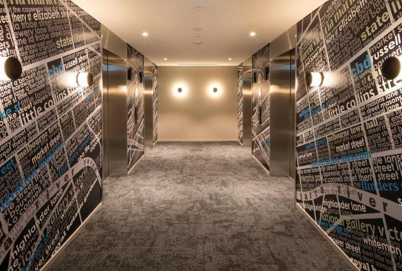 فندق Holiday Inn Express Melbourne Little Collins, An Ihg