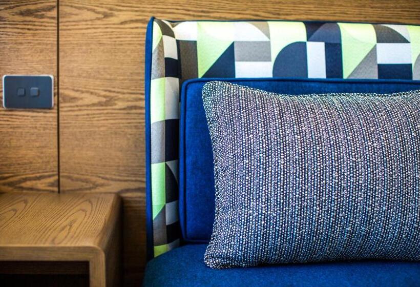 فندق Holiday Inn Express Melbourne Little Collins, An Ihg