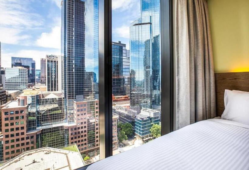 فندق Holiday Inn Express Melbourne Little Collins, An Ihg
