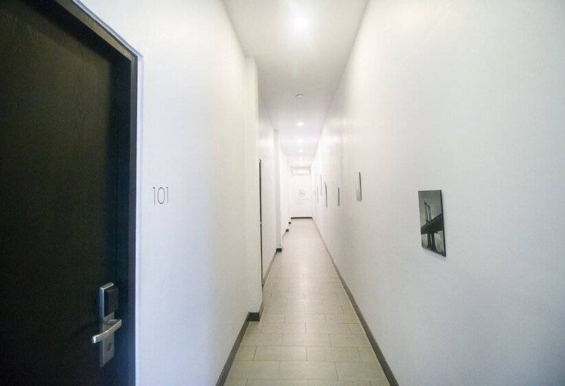 فندق Reddoorz Plus @ Manokwari City Center