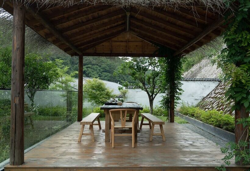 호텔 Yue Shan Shui She Taining