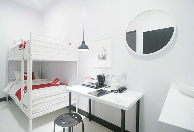 فندق Reddoorz Plus @ Manokwari City Center