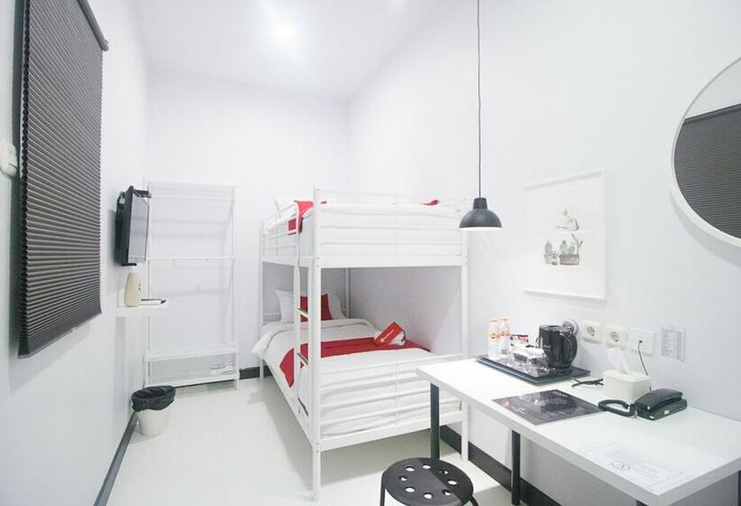 فندق Reddoorz Plus @ Manokwari City Center