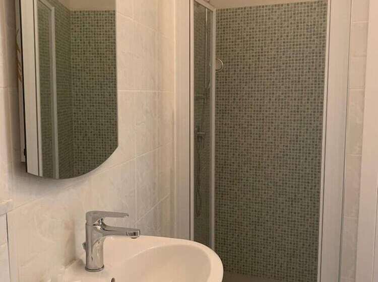 هتل Pippo A Vernazza Rooms