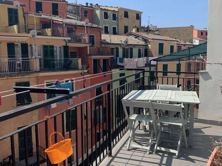هتل Pippo A Vernazza Rooms