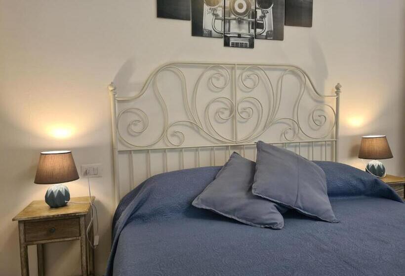 هتل Pippo A Vernazza Rooms