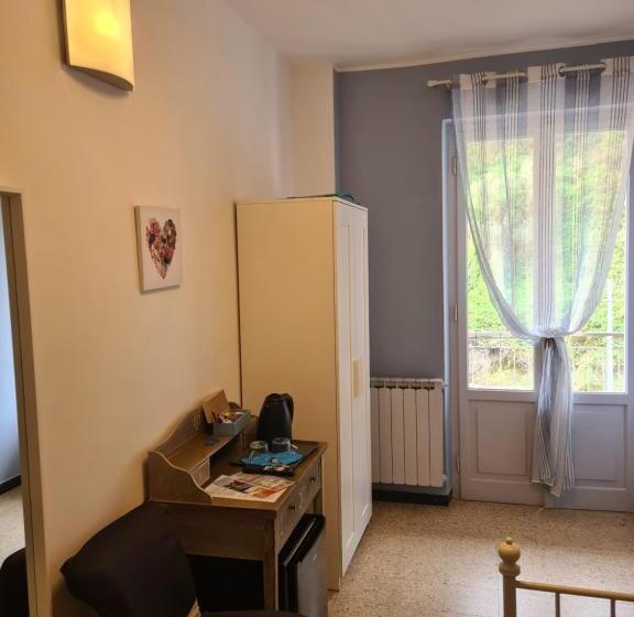 هتل Pippo A Vernazza Rooms