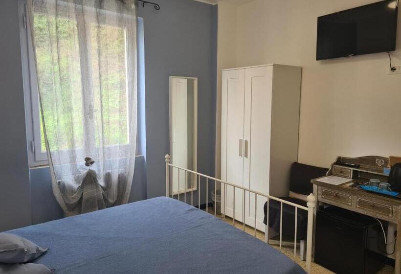 هتل Pippo A Vernazza Rooms