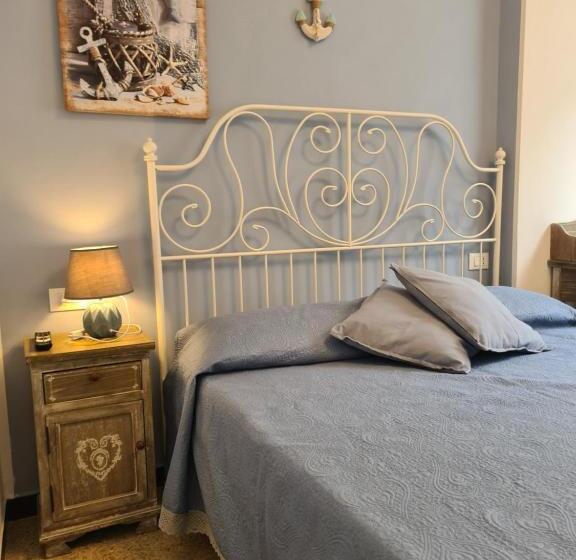 هتل Pippo A Vernazza Rooms