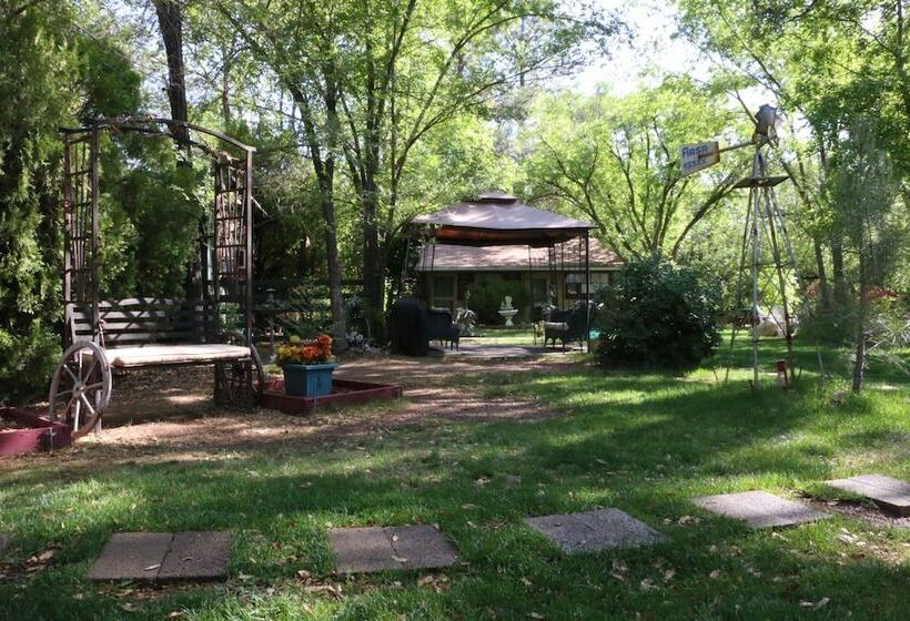 Apple Creek Cottages