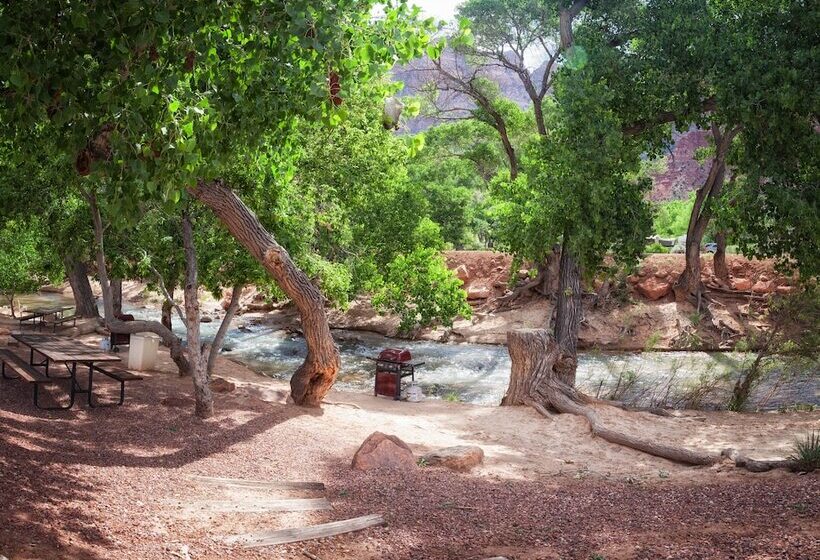 Cable Mountain Lodge